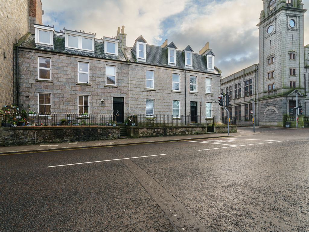 3 bed flat for sale in Skene Street, Aberdeen AB10, £145,000 Zoopla