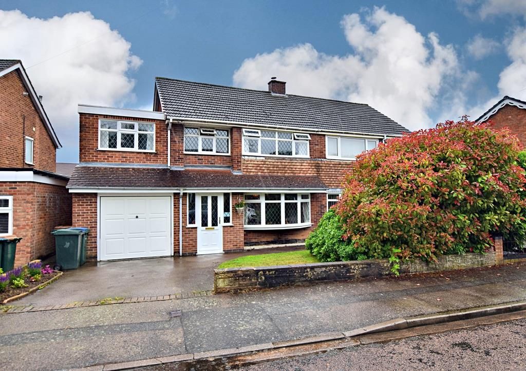 4 bed semidetached house for sale in Frilsham Way, Allesley Park