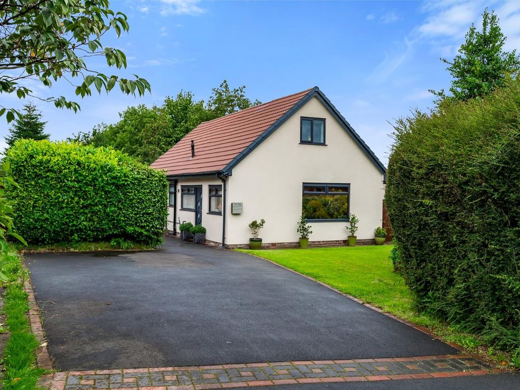 4 bed detached bungalow for sale in Orchard Gardens, Harwood, Bolton