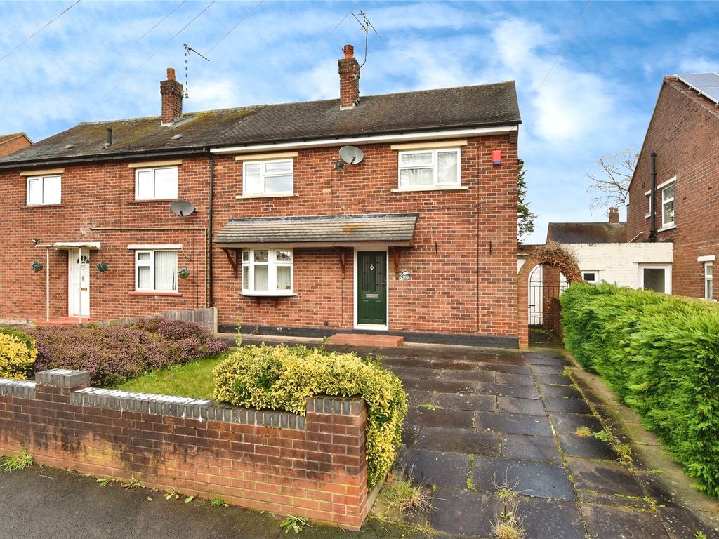 3 bed semidetached house for sale in Queens Drive, Nantwich, Cheshire