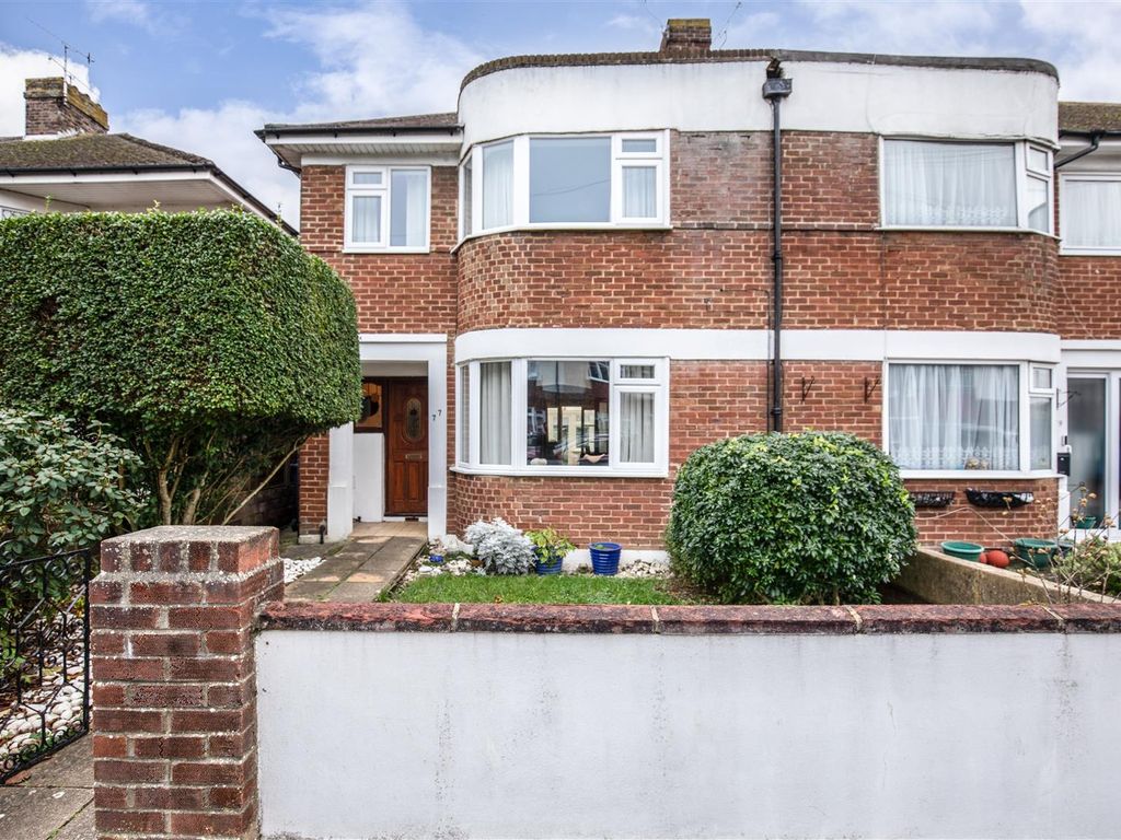 3 bed semidetached house for sale in Cranleigh Road, Broadwater