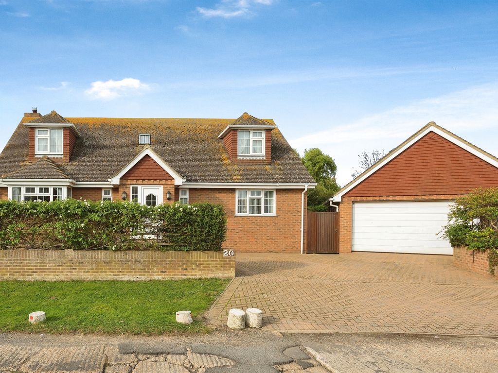 4 bed detached bungalow for sale in Meehan Road, Greatstone, New Romney TN28, £575,000 Zoopla