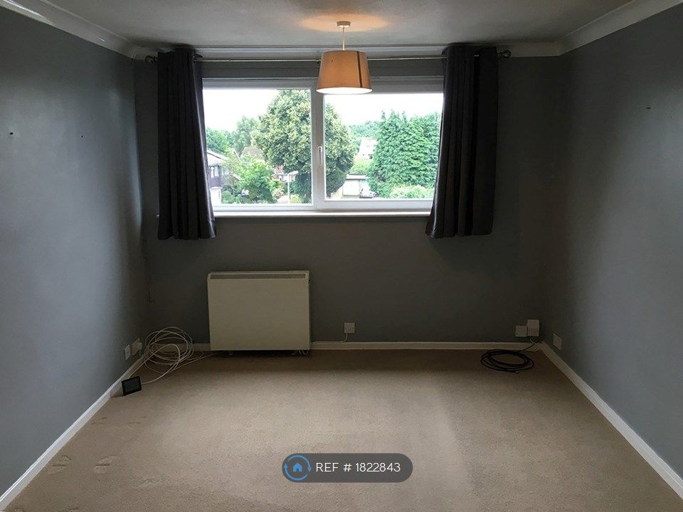 2 bed flat to rent in Francis Close, Hitchin SG4, £1,200 pcm Zoopla