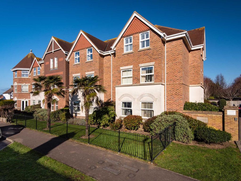 2 bed flat for sale in Manor Road, East Preston BN16 Zoopla