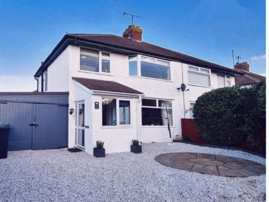 3 bed semidetached house for sale in Manor Road, Hereford HR2, £