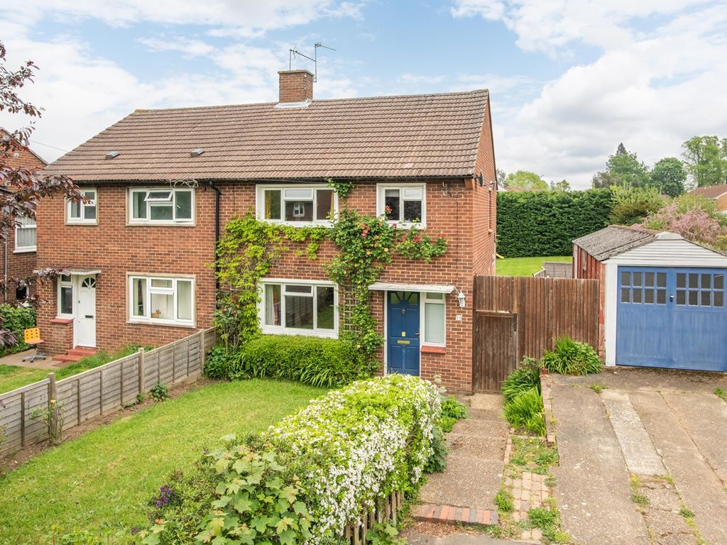 Mulberry Close, Weybridge KT13  