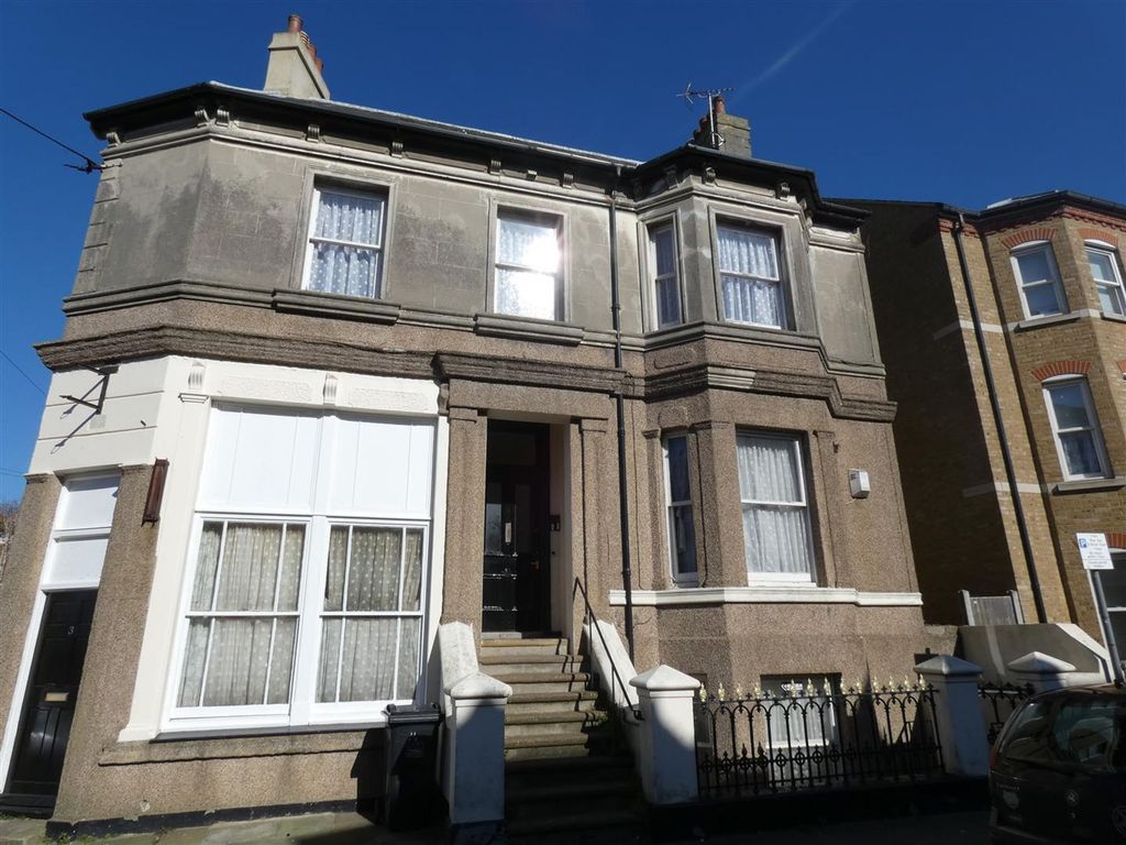 1 bed flat to rent in Dolphin Street, Herne Bay CT6, £750 pcm Zoopla
