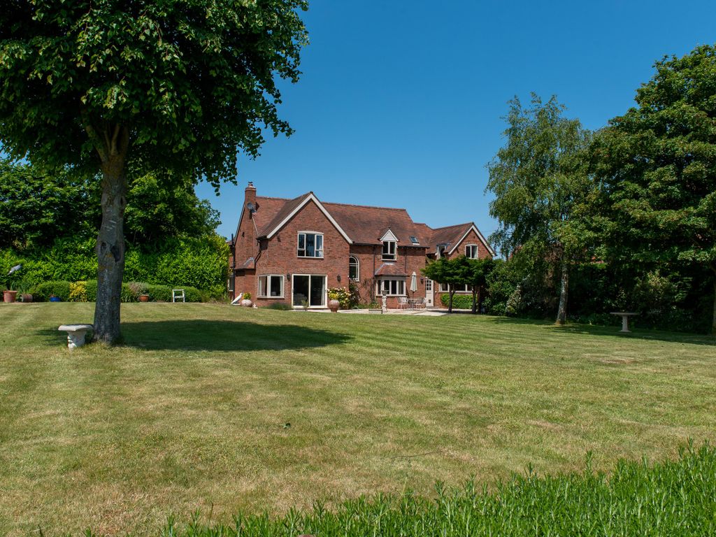 5 bed detached house for sale in Church Lane, Bearley, StratfordUpon