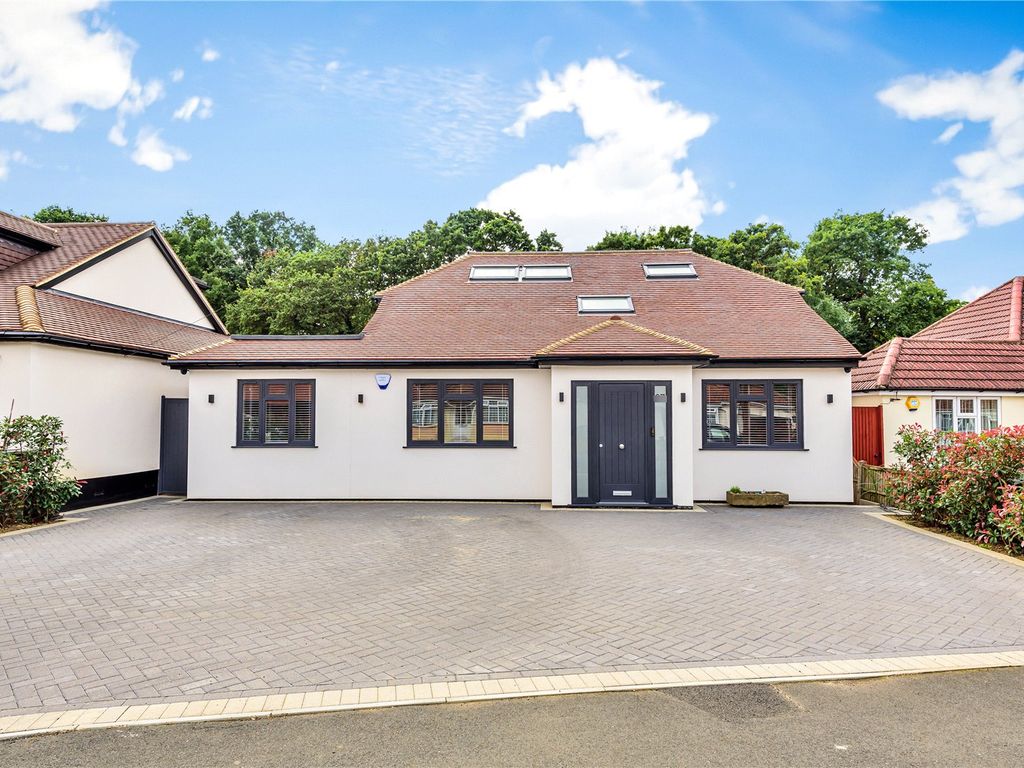 4 bed detached bungalow for sale in The Greenway, Ickenham, Uxbridge