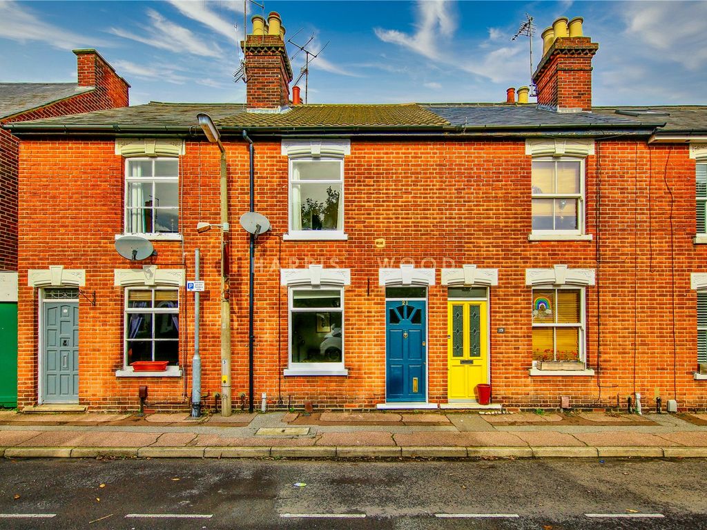 2 bed terraced house for sale in Papillon Road, Colchester, Essex CO3