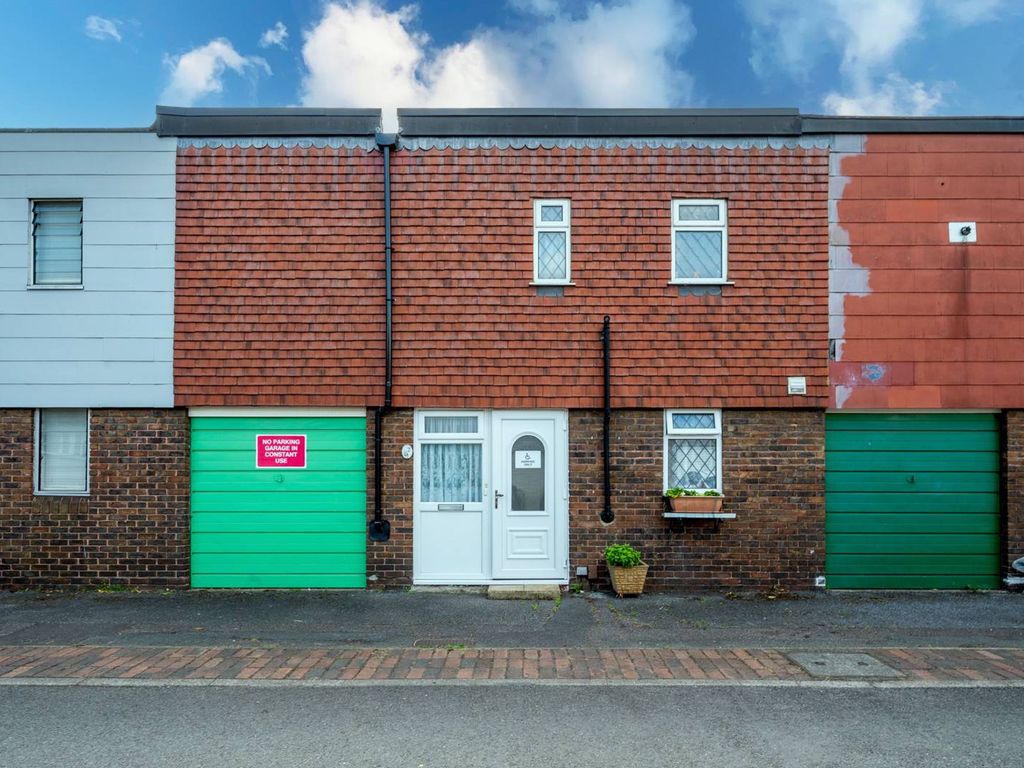 2 bed terraced house for sale in Grayswood Gardens, Raynes Park, London