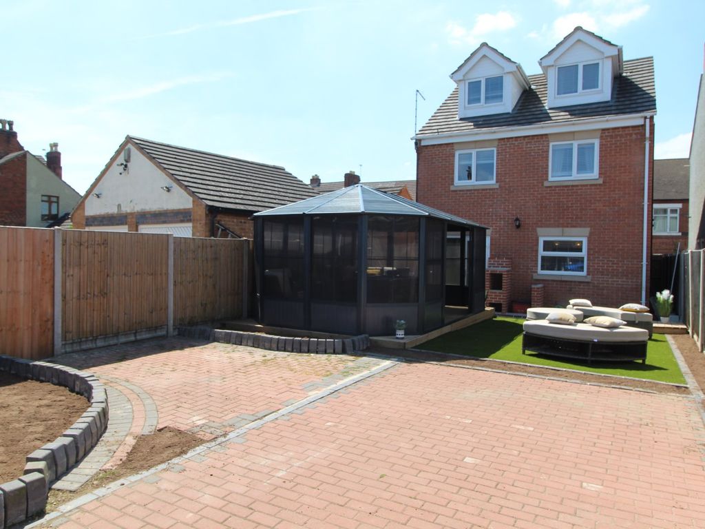 4 bed detached house for sale in Central Road, Hugglescote, Coalville