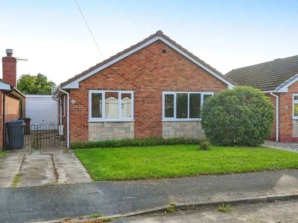 2 bed detached bungalow for sale in Chaseview Road, Alrewas, BurtonOnTrent DE13, £325,000 Zoopla