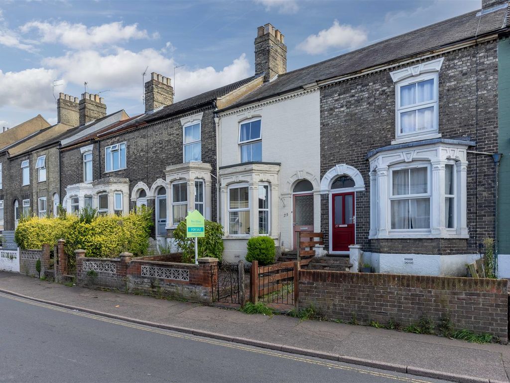 2 bed terraced house for sale in Sprowston Road, Norwich NR3, £240,000