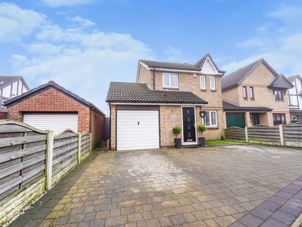 3 bed detached house for sale in Laundon Close, Groby, Leicester