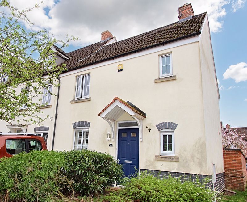 3 bed terraced house for sale in Upper Stroud Close, Chineham