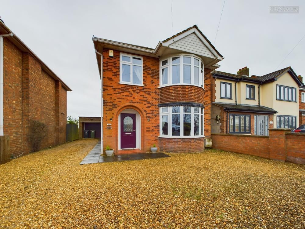 3 bed detached house for sale in Broadway, Farcet, Peterborough PE7, £