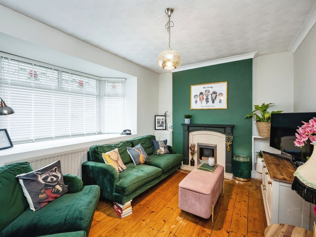 4 bed detached house for sale in Heol Las, Birchgrove, Swansea SA7, £