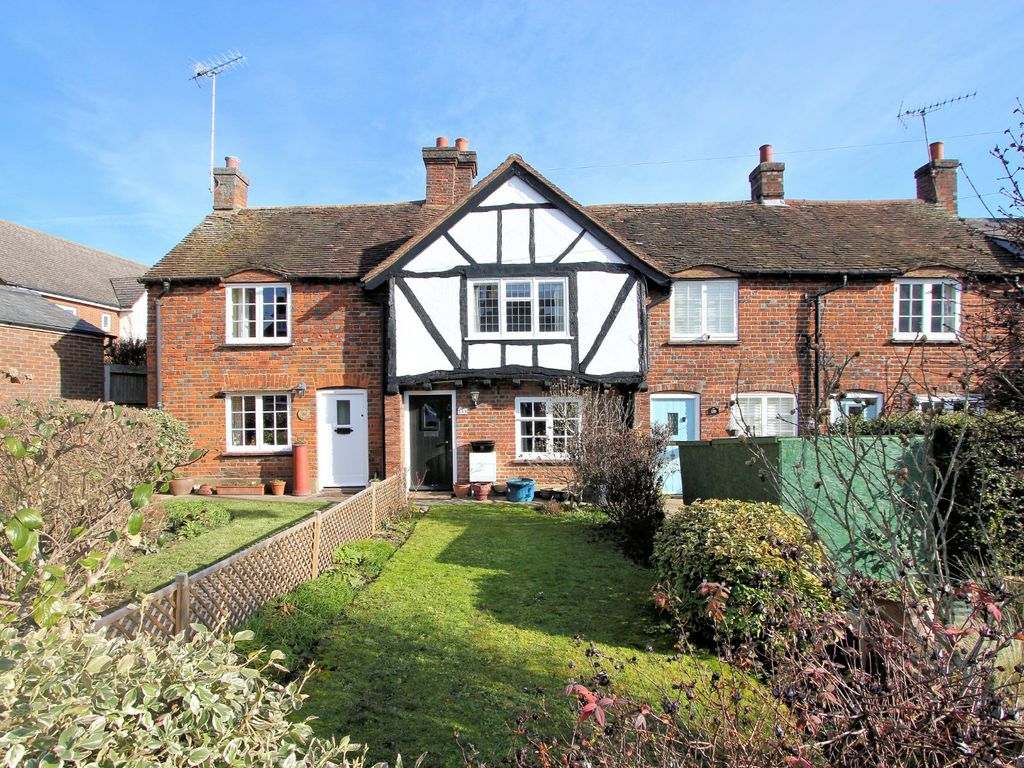 2 bed terraced house for sale in High Street, Codicote, Hertfordshire