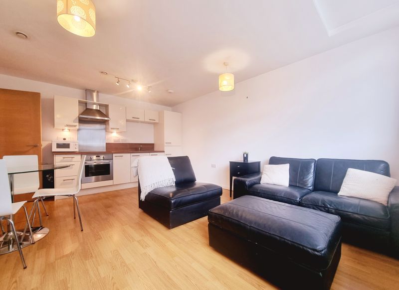 2 bed flat to rent in Mann Island, Liverpool L3 Zoopla