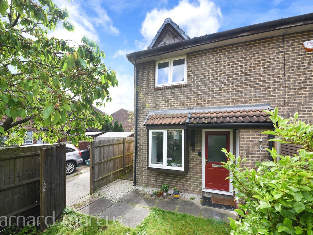 1 bed terraced house for sale in Sutherland Drive, Colliers Wood