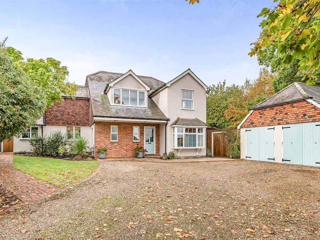 5 bed detached house for sale in Headcorn Road, Grafty Green, Maidstone
