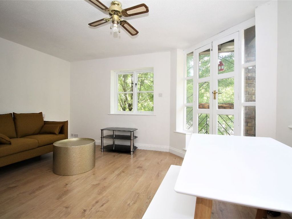 2 bed flat to rent in Brunswick Quay, Surrey Quays SE16 Zoopla