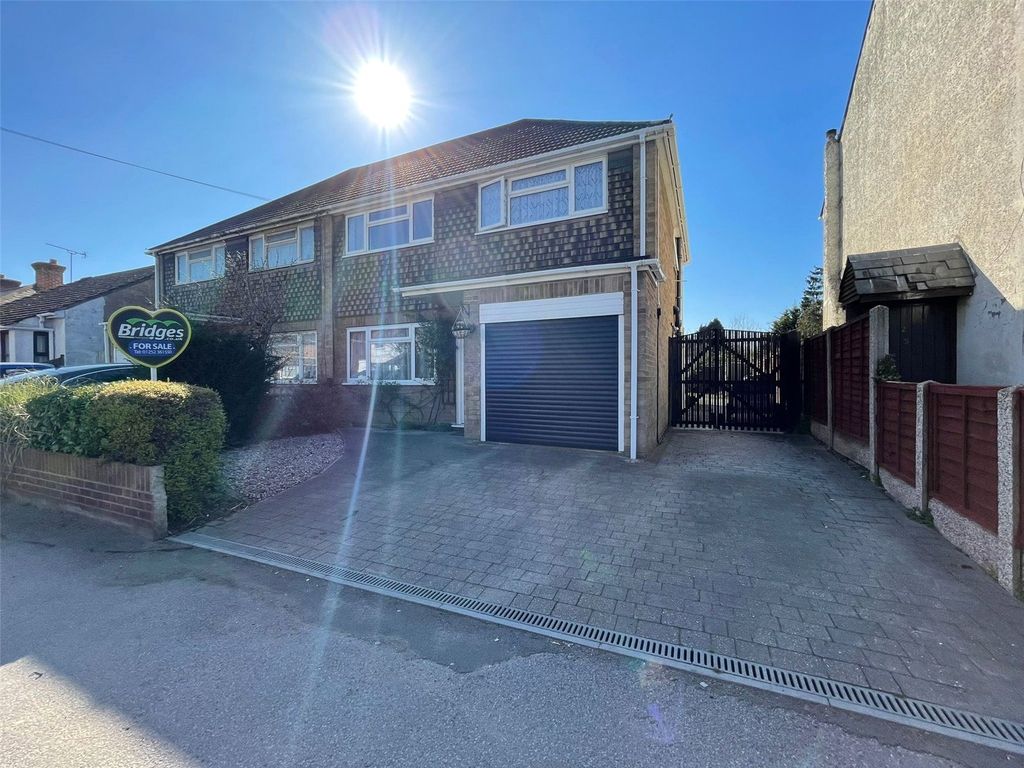 3 bed detached house for sale in North Lane, Aldershot, Hampshire GU12