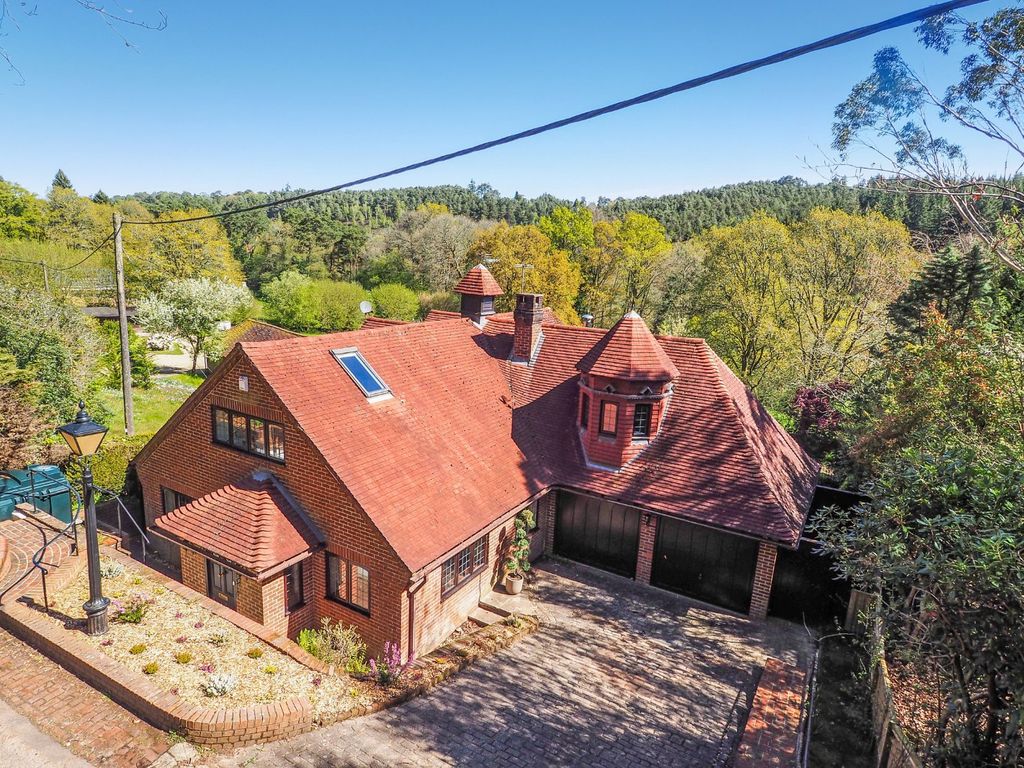 3 bed detached house for sale in Whitmore Vale, Grayshott, Hindhead