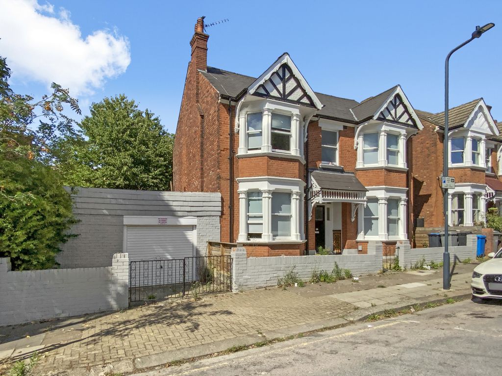 Kings Road Willesden Grn NW10