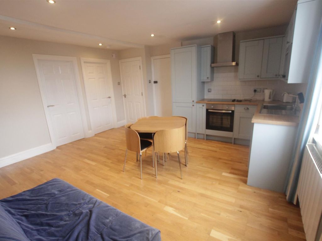 2 bed flat to rent in Blackstock Road, Finsbury Park N4 Zoopla