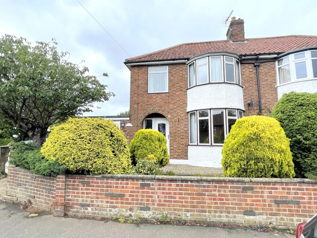 3 bed semidetached house for sale in Allens Lane, Sprowston, Norwich