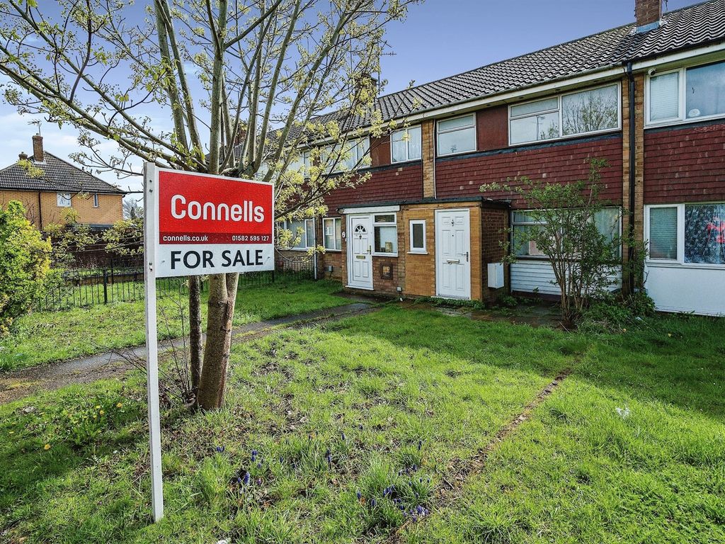 3 bed terraced house for sale in Butely Road, Luton LU4, £300,000 Zoopla