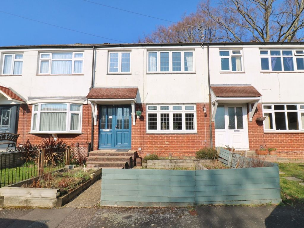 3 bed terraced house for sale in Frensham Close, Hedge End SO30 Zoopla
