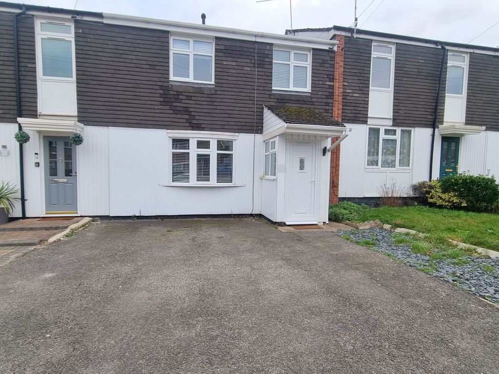 3 bed terraced house to rent in Tetbury Drive, Worcester WR4, £1,100