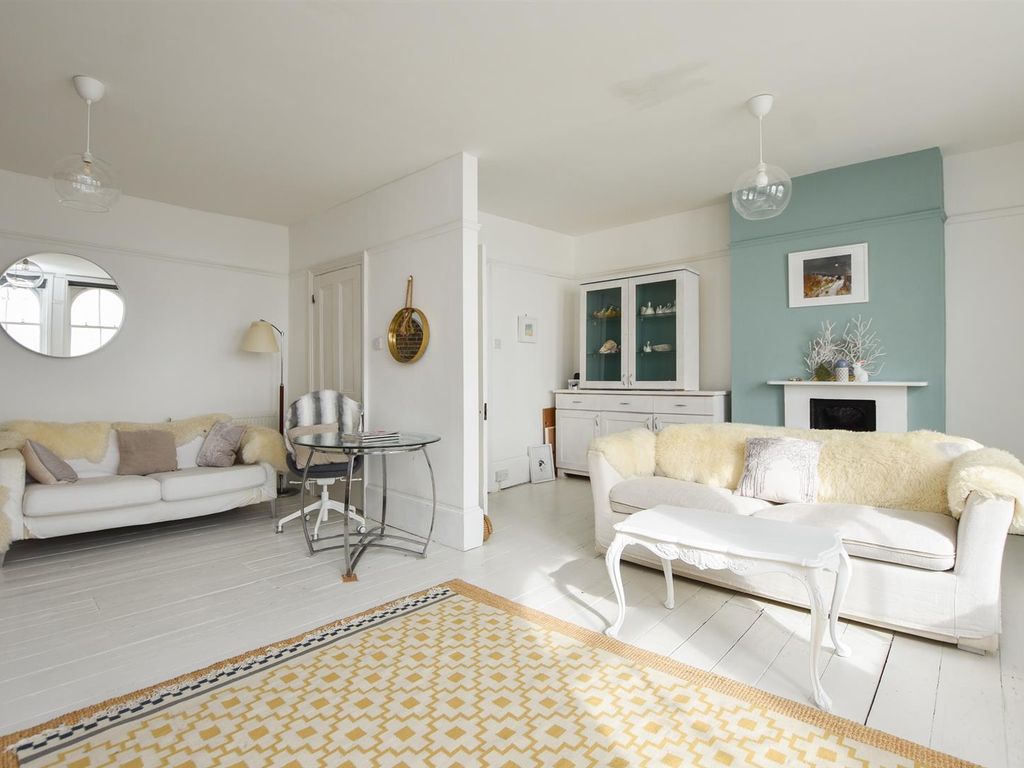 3 bed flat for sale in Marina, St. LeonardsOnSea TN38 Zoopla