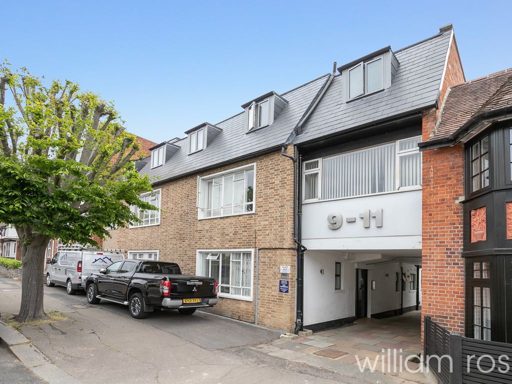 2 bed flat to rent in High Beech Road, Loughton IG10 Zoopla