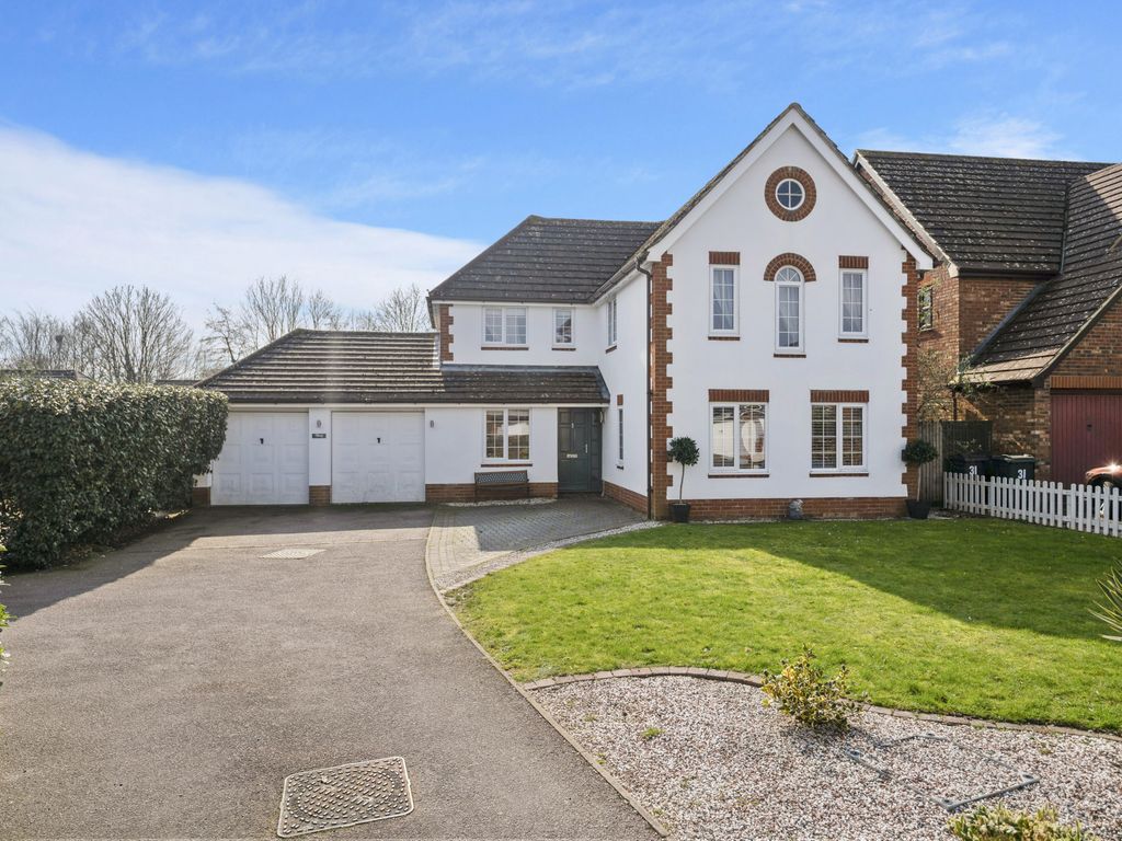 4 bed detached house for sale in Primrose Drive, Kingsnorth TN23, £