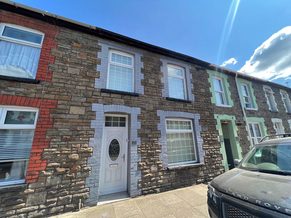 3 bed property to rent in Middle Street, Pontypridd CF37 Zoopla