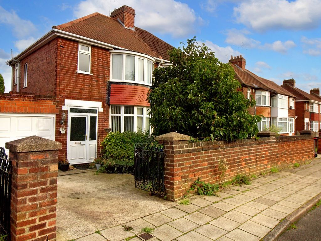 3 bed semidetached house for sale in Coronation Street, SuttonIn