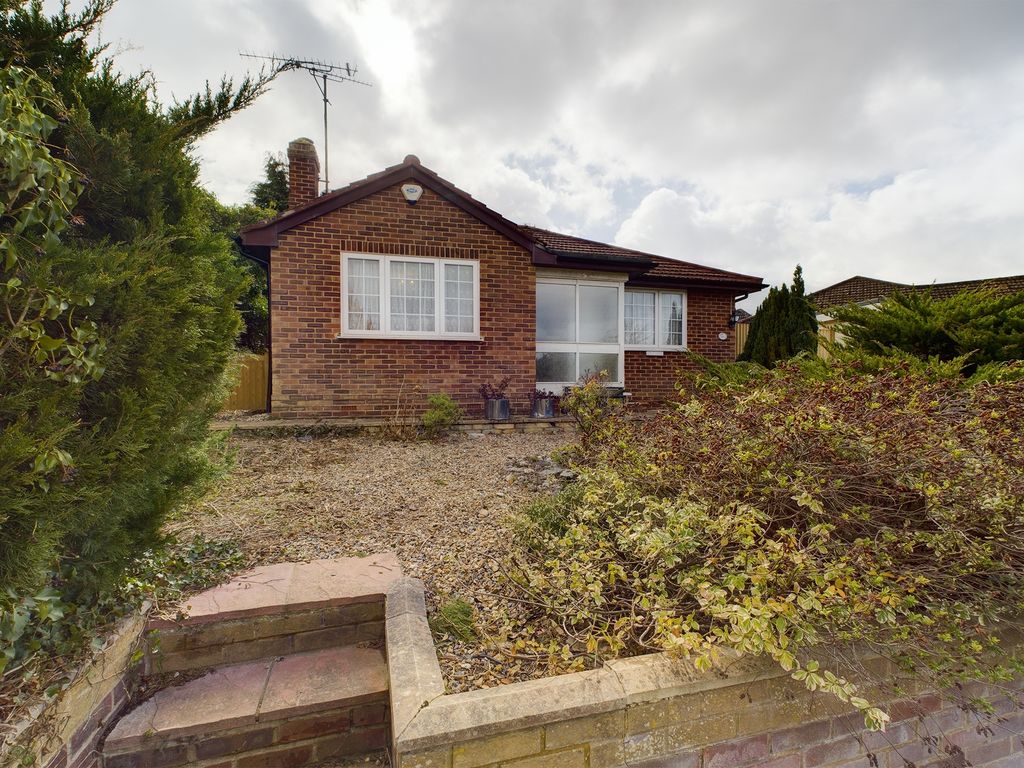 2 bed bungalow for sale in Dell Road, Tilehurst, Reading RG31 Zoopla