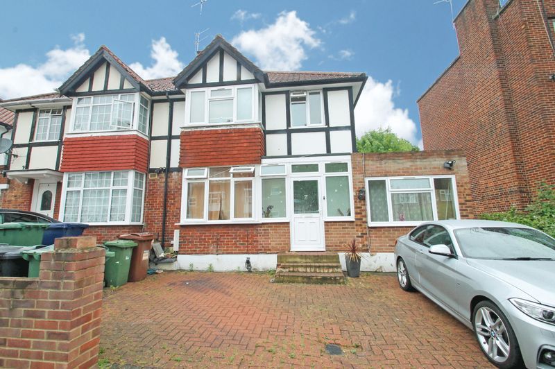 5 bed semidetached house to rent in Cavendish Avenue, Sudbury Hill