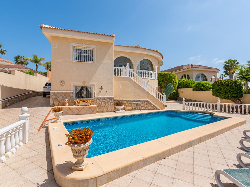 4 bed property for sale in Calle Costabella, 03170 Ciudad Quesada