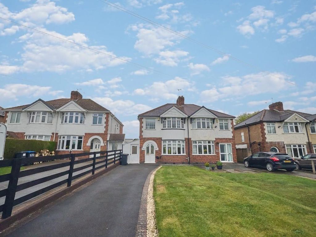 3 bed semidetached house for sale in Hinckley Road, Barwell, Leicester