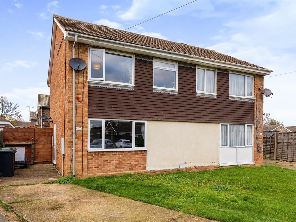 3 bed semidetached house for sale in Hunters Way, Sawtry, Huntingdon