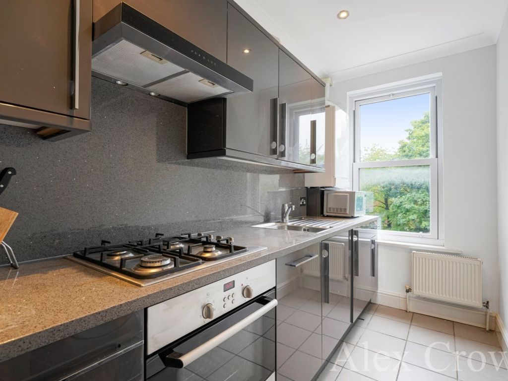 2 bed flat to rent in Caledonian Road, London N7, £2,500 pcm Zoopla