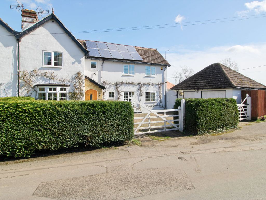 4 bed semidetached house for sale in Evergreen Cottage, Newmans End