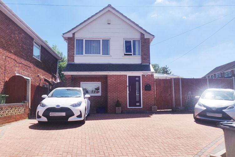 3 bed detached house for sale in Hillside Drive, Kingshurst, Birmingham