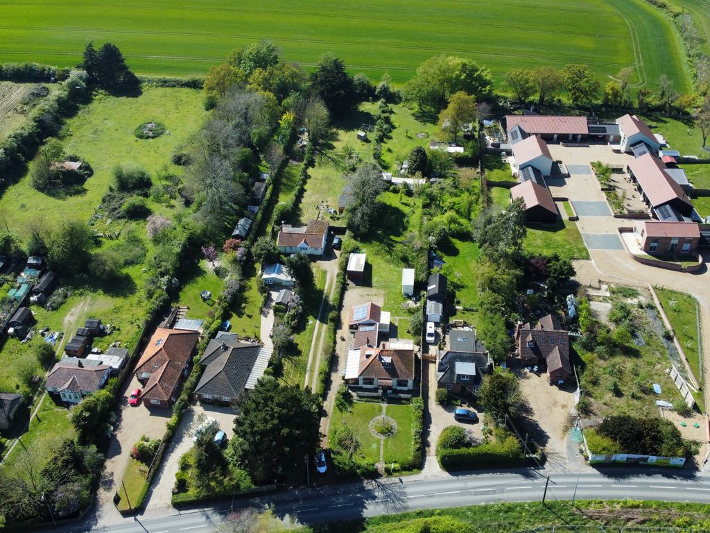 4 bed detached bungalow for sale in Abbey Road, Leiston IP16, £425,000