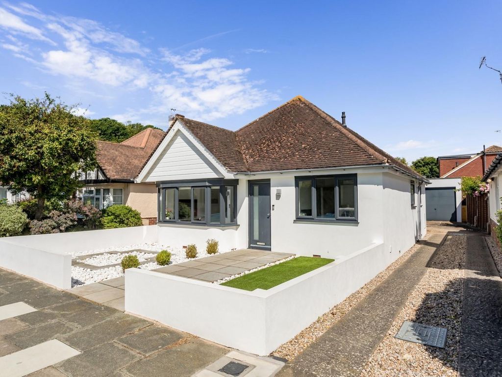 3 bed detached bungalow for sale in Eley Crescent, Rottingdean
